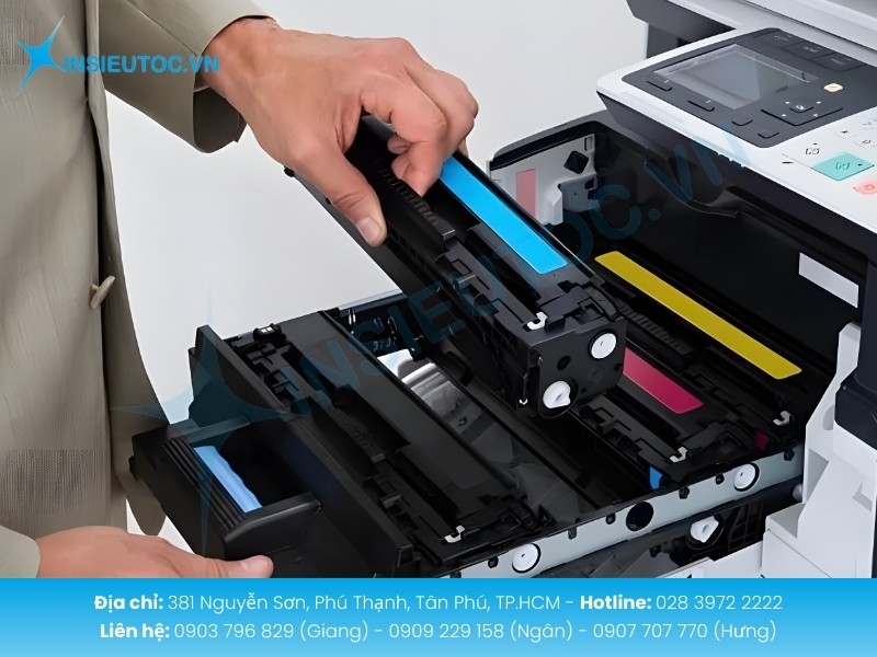 Nguyên lý cấp nước và mực giúp mực chỉ bám đúng vùng in trên bản kẽm