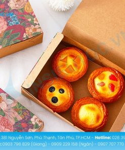 Mẫu in hộp giấy đựng bánh với hoạ tiết hoa sặc sỡ