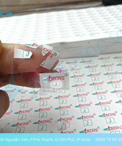 Decal vỡ A4 có chất liệu dễ vỡ khi bóc khỏi bề mặt