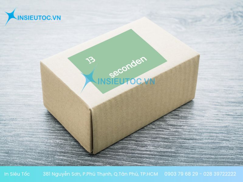Decal giấy A4 được dán trên vỏ hộp